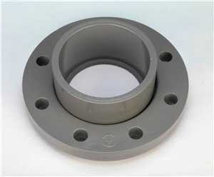 本項(xiàng)目的法蘭密封面的缺陷處理，除壓縮機(jī)區(qū) 個(gè)別設(shè)備管口法蘭缺陷較深采用機(jī)加工外，其余全 部采用現(xiàn)場(chǎng)手工研磨，這些手工研磨的法蘭都通過 了N：、H：氣密，為該裝置順利投產(chǎn)創(chuàng)造了條件。